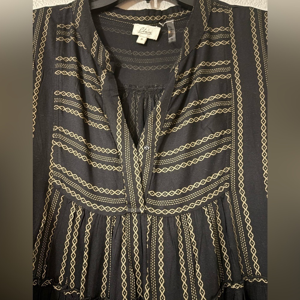 Elan Tiered, Bell Sleeve Babydoll Swing Black and Tan Dress. Pockets, Split Neck - Picture 4 of 15